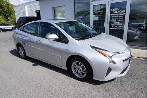 2017 Toyota Prius Three FWD photo