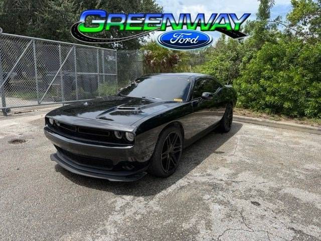 2016 Dodge Challenger SXT RWD photo
