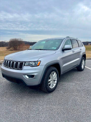 2017 Jeep Grand Cherokee Laredo 4WD photo