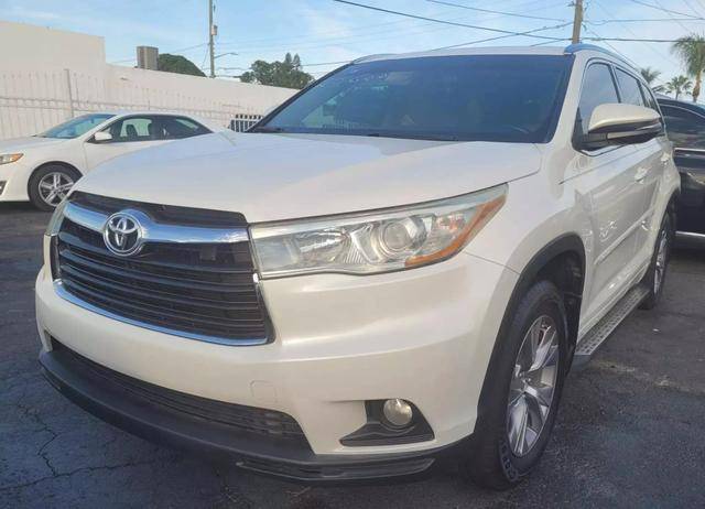 2015 Toyota Highlander XLE FWD photo