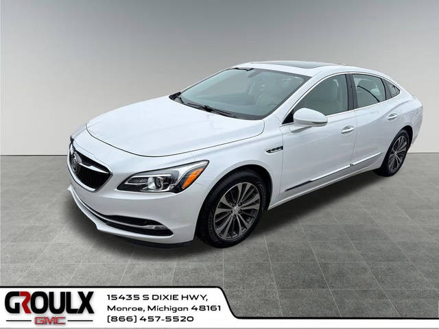 2017 Buick LaCrosse Essence FWD photo