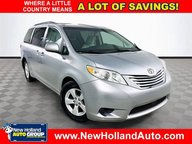 2017 Toyota Sienna LE FWD photo