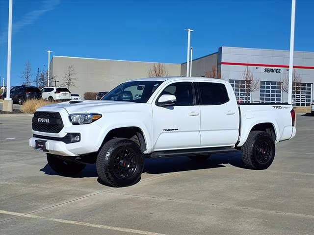 2017 Toyota Tacoma TRD Sport RWD photo