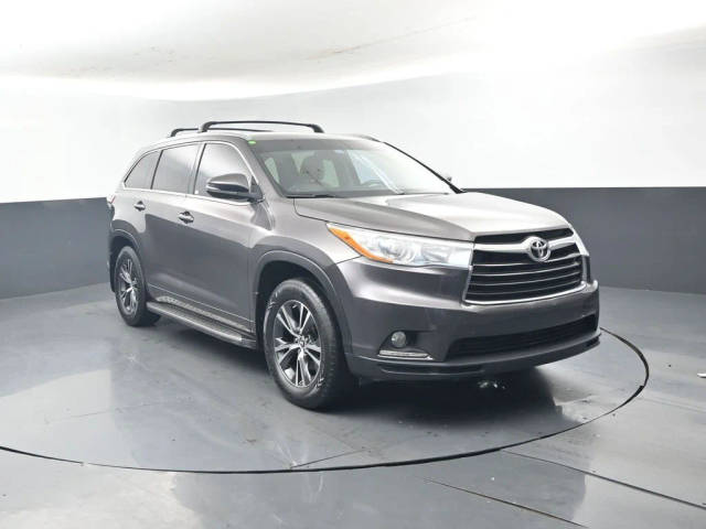 2016 Toyota Highlander XLE FWD photo