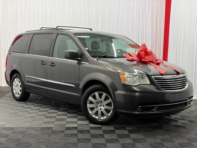 2016 Chrysler Town and Country Touring FWD photo