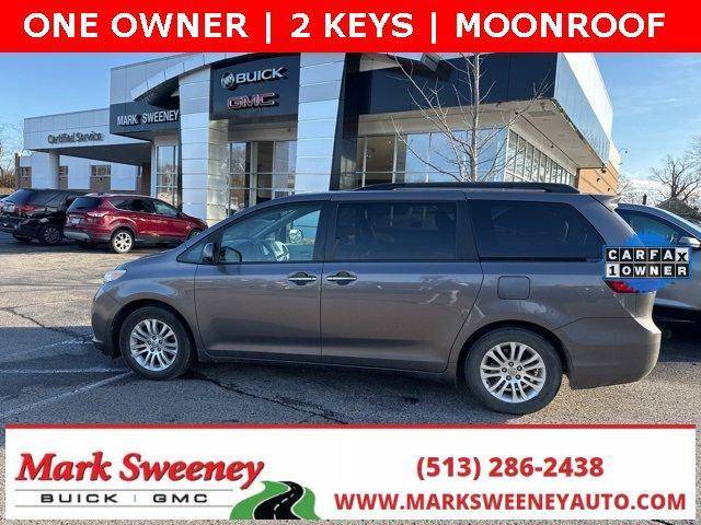 2017 Toyota Sienna XLE FWD photo