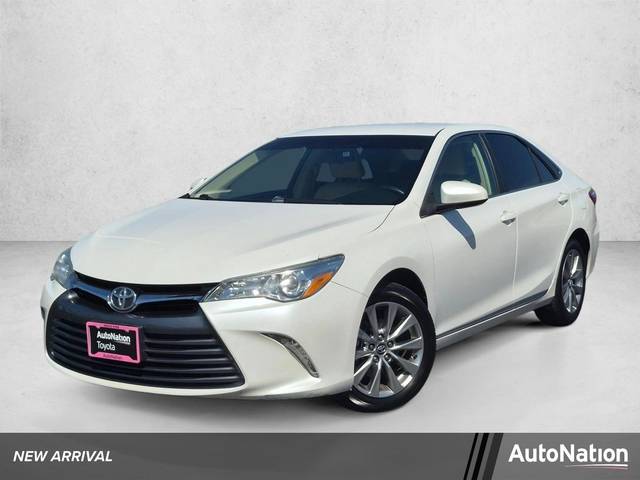 2017 Toyota Camry XLE FWD photo