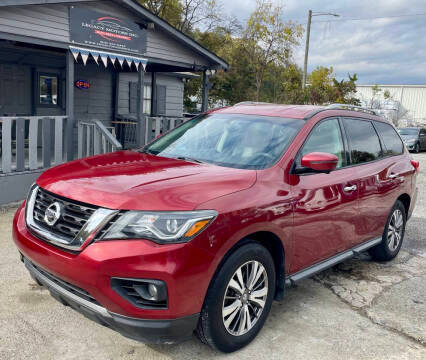 2017 Nissan Pathfinder SL FWD photo