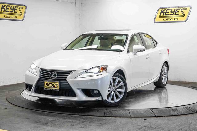 2016 Lexus IS RWD photo