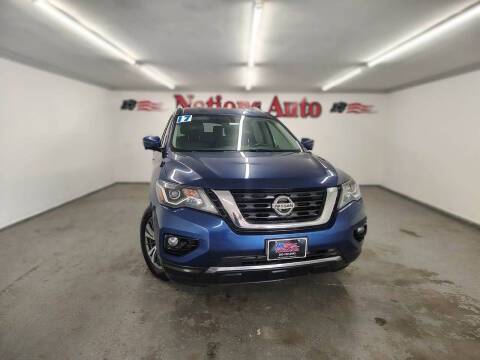 2017 Nissan Pathfinder SL 4WD photo