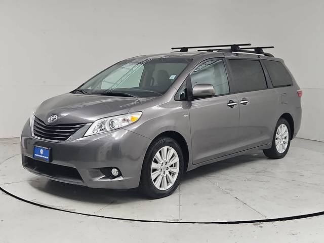 2017 Toyota Sienna XLE AWD photo