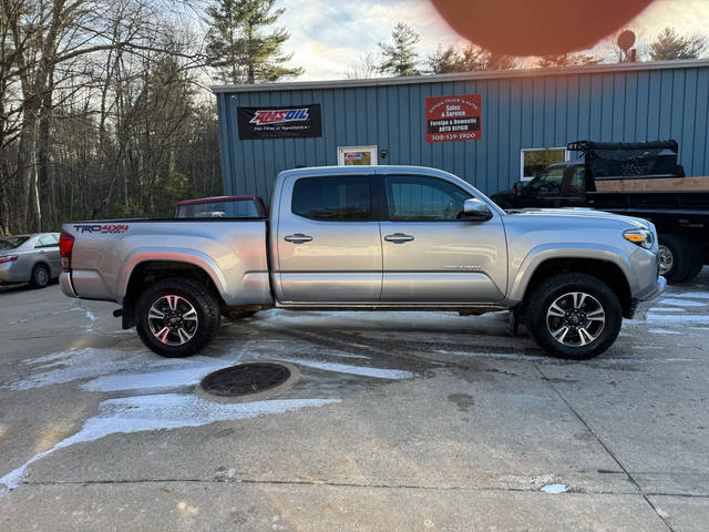 2017 Toyota Tacoma TRD Sport 4WD photo