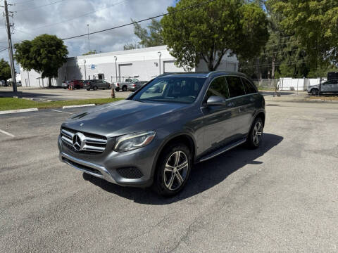 2017 Mercedes-Benz GLC-Class GLC 300 RWD photo