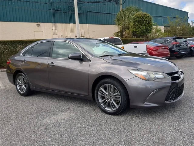 2017 Toyota Camry SE FWD photo