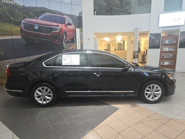 2017 Volkswagen Passat 1.8T S FWD photo