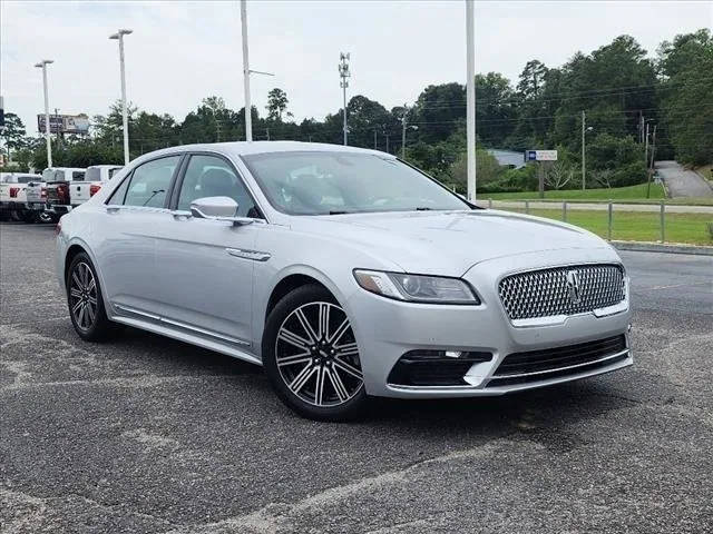 2017 Lincoln Continental Reserve FWD photo