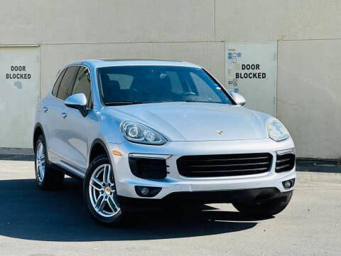 2016 Porsche Cayenne  AWD photo