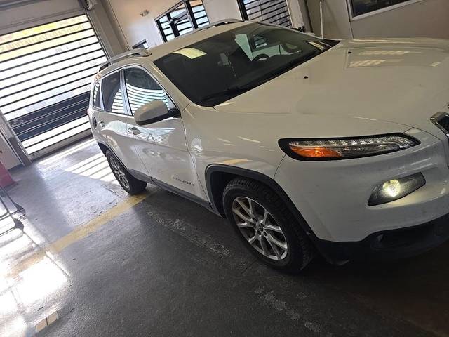 2017 Jeep Cherokee Latitude FWD photo