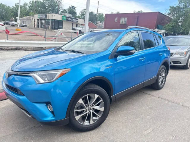 2017 Toyota RAV4 XLE AWD photo