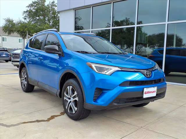 2017 Toyota RAV4 LE FWD photo