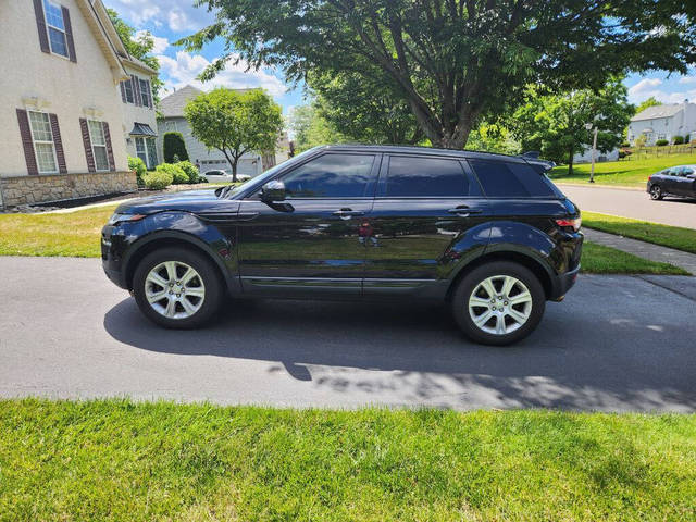 2017 Land Rover Range Rover Evoque SE Premium 4WD photo