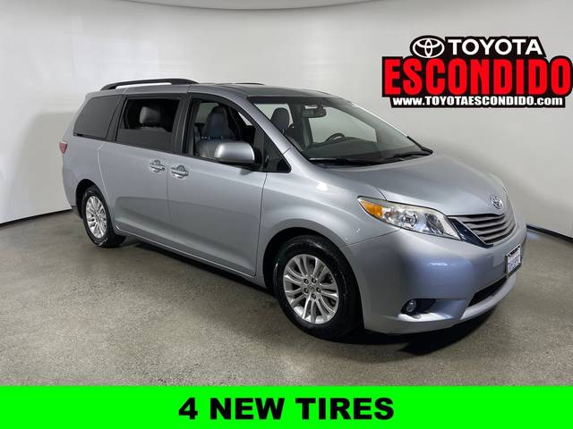 2016 Toyota Sienna XLE FWD photo