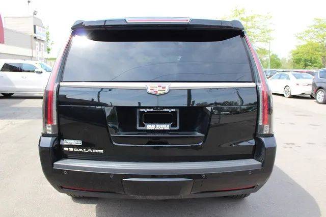 2017 Cadillac Escalade Luxury 4WD photo