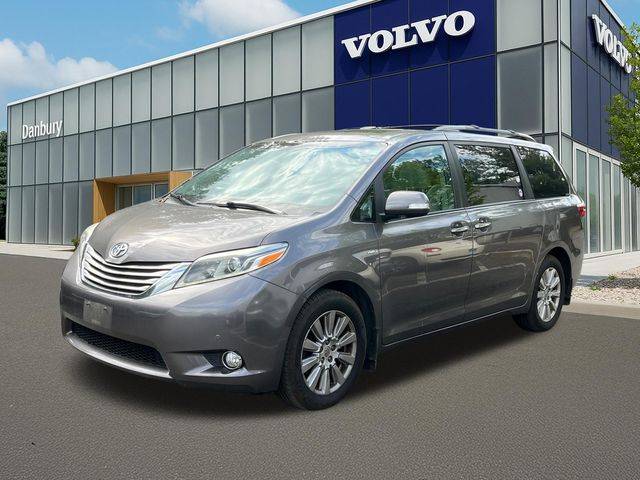 2017 Toyota Sienna XLE AWD photo