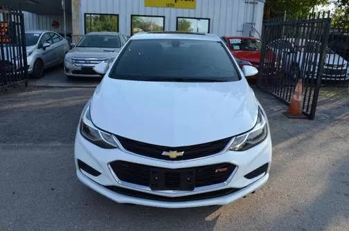 2017 Chevrolet Cruze LT FWD photo