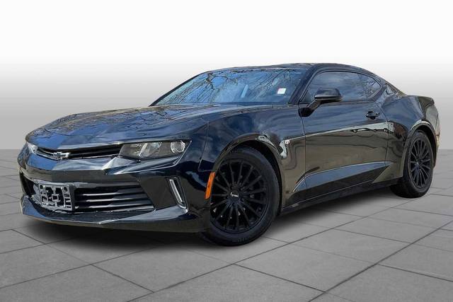 2017 Chevrolet Camaro 1LT RWD photo