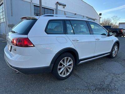 2017 Volkswagen Golf Alltrack S AWD photo