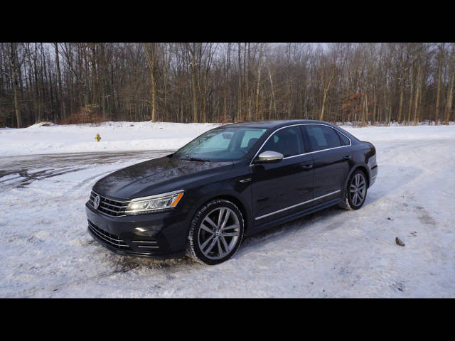 2017 Volkswagen Passat R-Line w/Comfort Pkg FWD photo