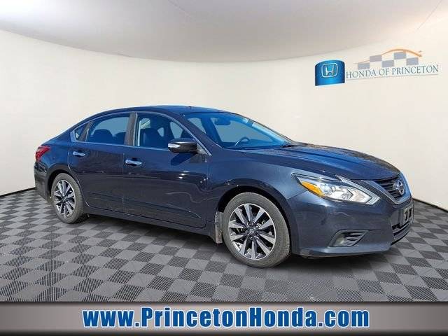 2017 Nissan Altima 2.5 SV FWD photo