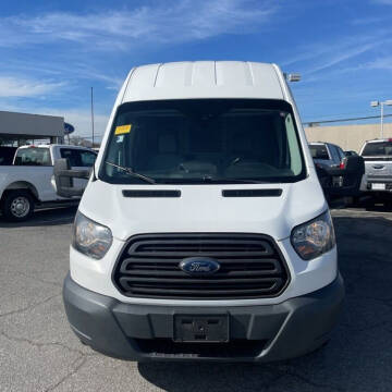 2017 Ford Transit Van  RWD photo