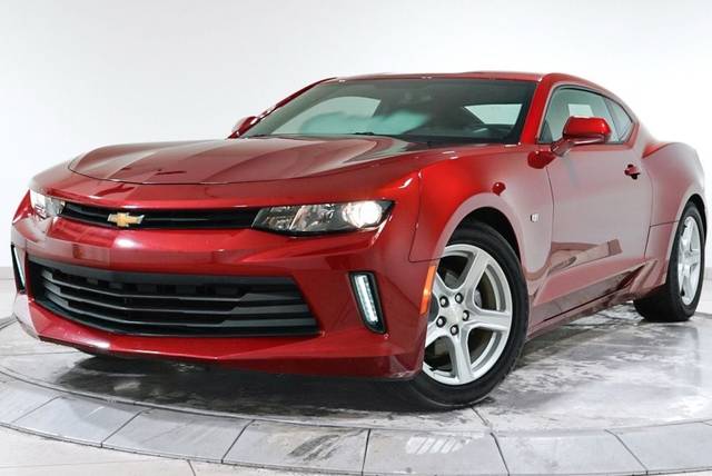2017 Chevrolet Camaro 1LT RWD photo