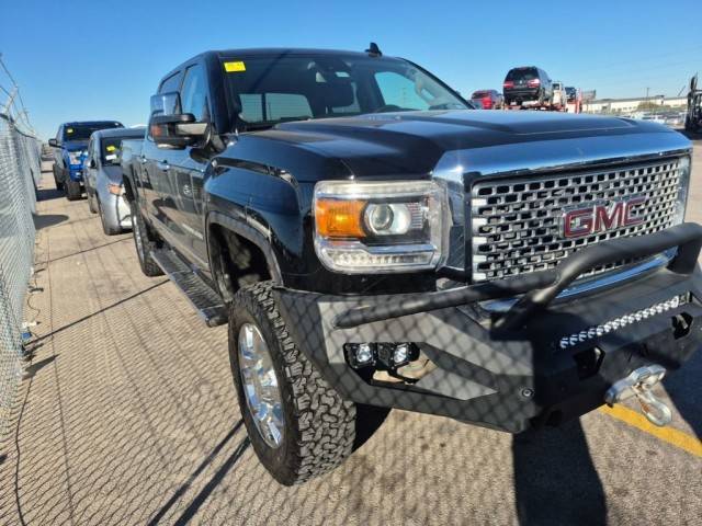 2016 GMC Sierra 2500HD Denali 4WD photo