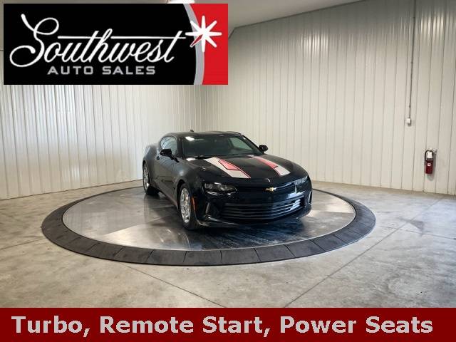 2017 Chevrolet Camaro 1LT RWD photo