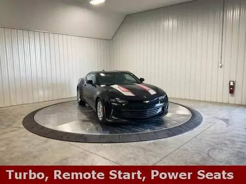 2017 Chevrolet Camaro 1LT RWD photo