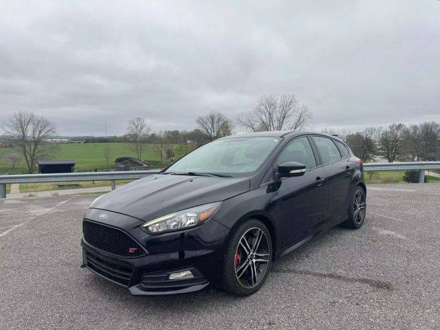 2016 Ford Focus ST FWD photo