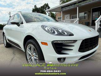 2017 Porsche Macan  AWD photo