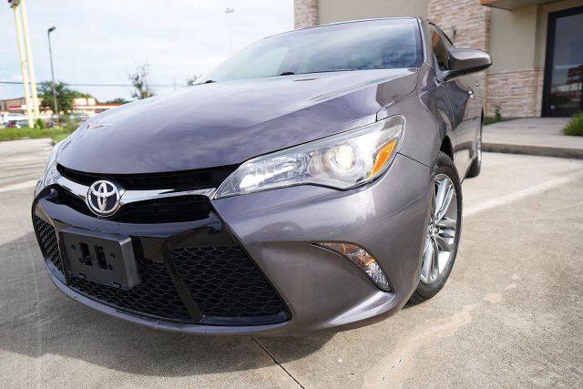 2017 Toyota Camry SE FWD photo