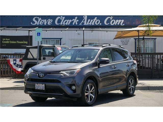 2017 Toyota RAV4 XLE AWD photo