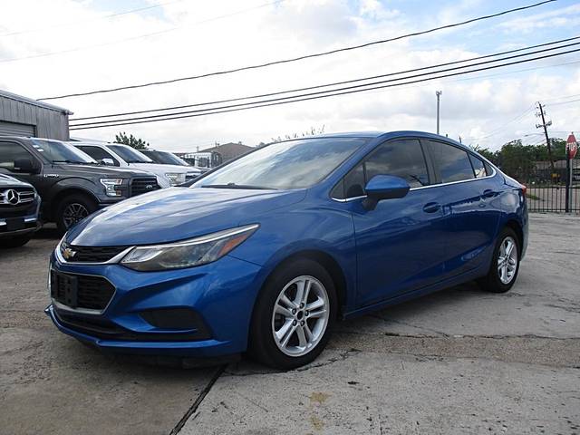 2017 Chevrolet Cruze LT FWD photo