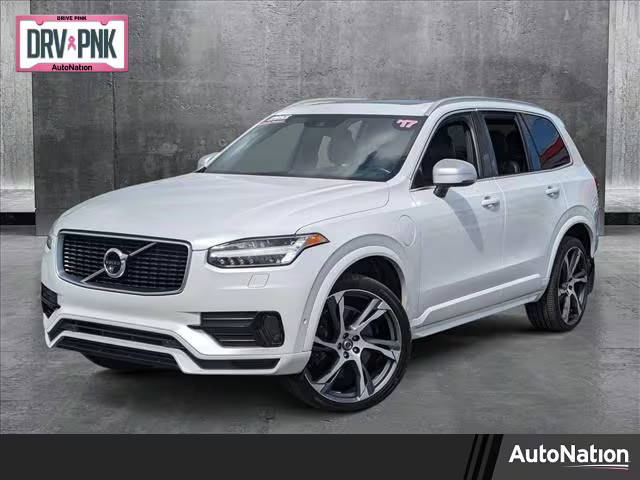 2017 Volvo XC90 R-Design AWD photo