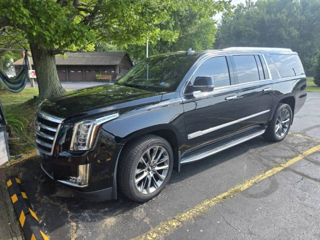 2017 Cadillac Escalade ESV Luxury 4WD photo