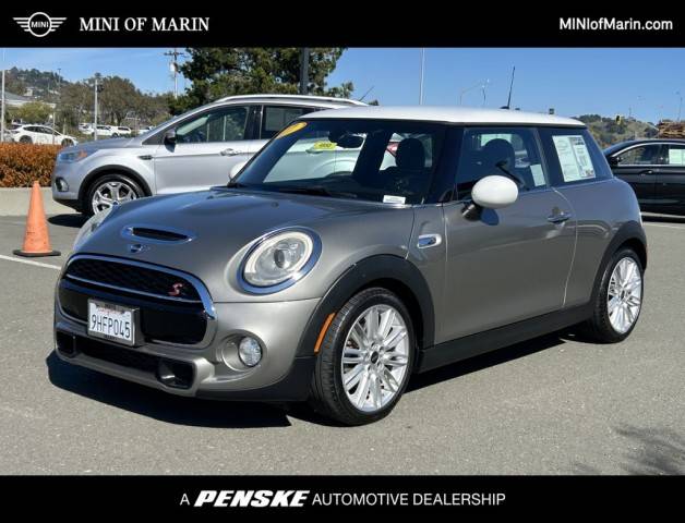 2017 MINI Hardtop 2 Door Cooper S FWD photo