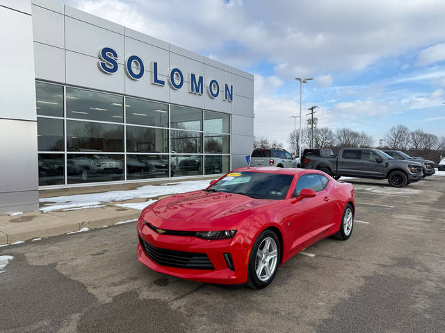 2017 Chevrolet Camaro 1LT RWD photo