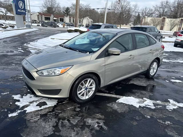 2016 Ford Focus SE FWD photo