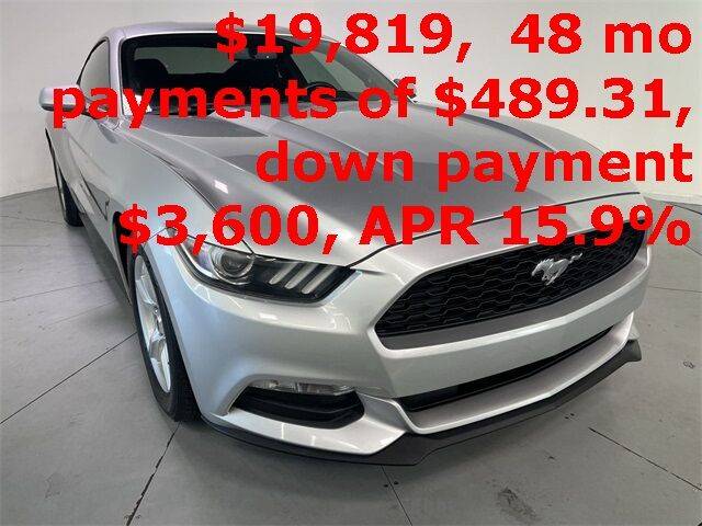 2017 Ford Mustang V6 RWD photo