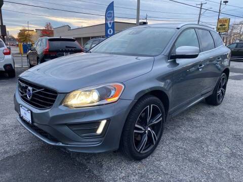 2017 Volvo XC60 R-Design AWD photo